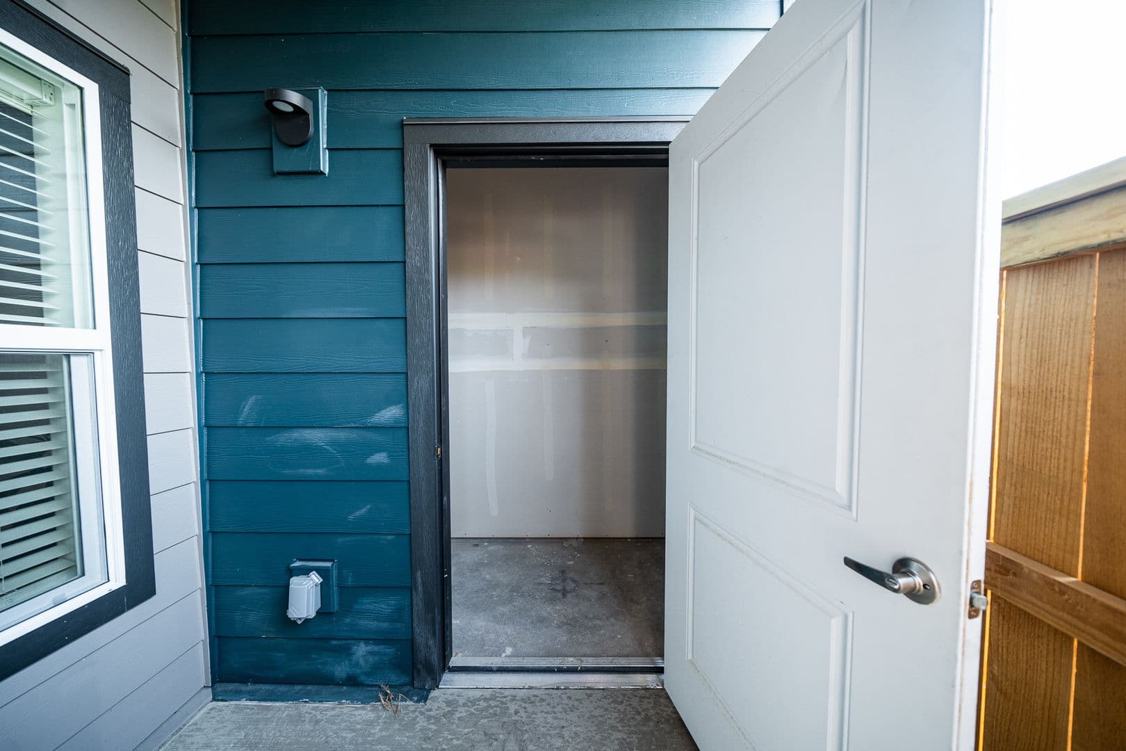 Salem Apartment: 4704 Center Street NE