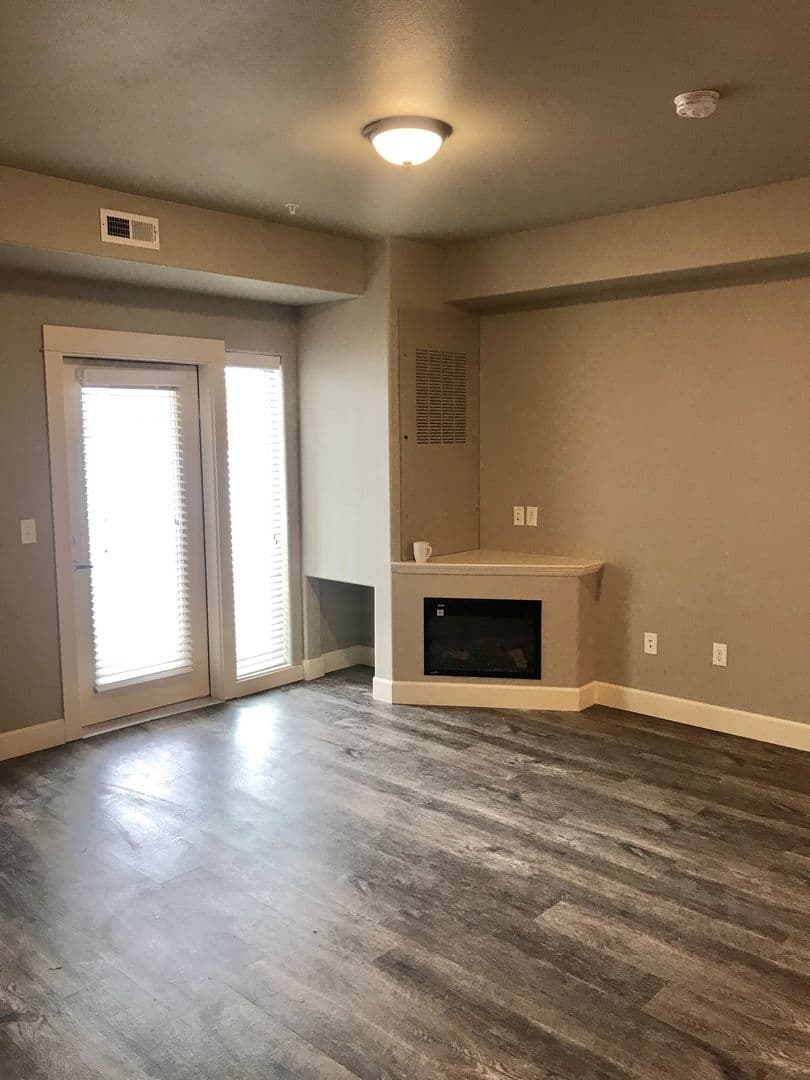 Redmond Apartment: 3570 SW Metolius Ave