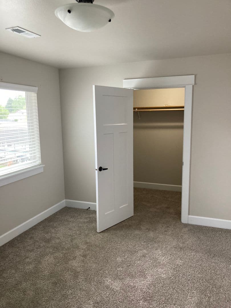 Auburn Townhome: 5531-5597 34th Street SE