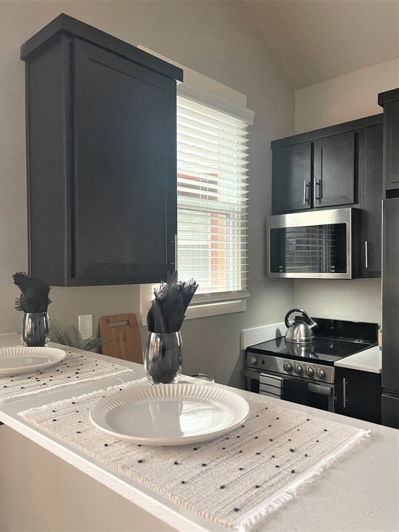 Gresham Apartment: 2027 W. Powell Blvd