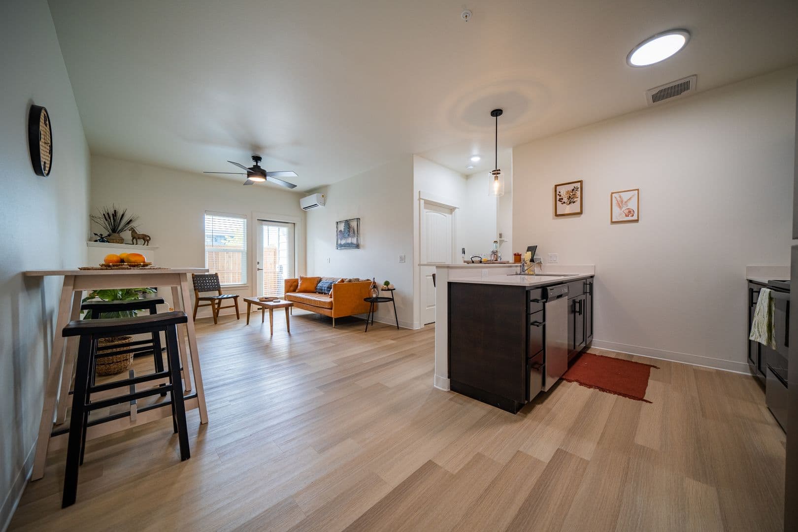 Salem Apartment: 4704 Center Street NE