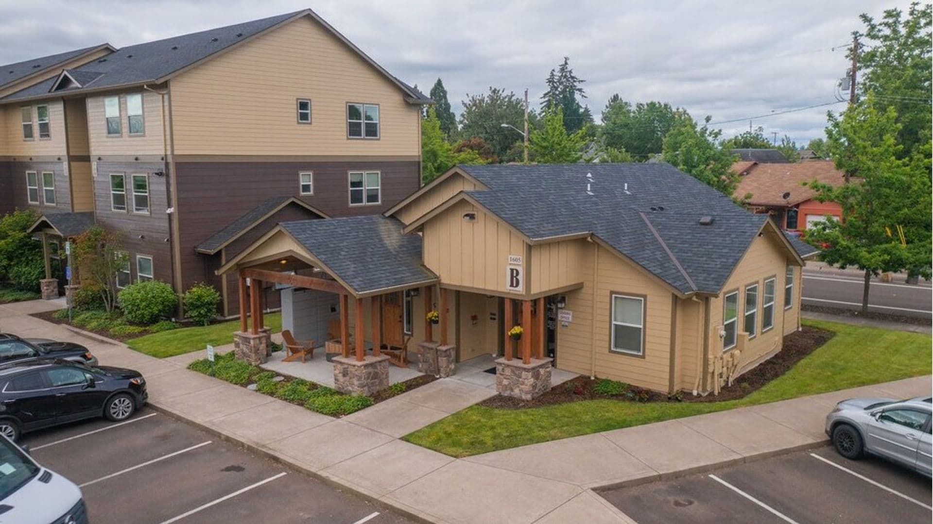 Albany Apartment: 1605 Oak St SE
