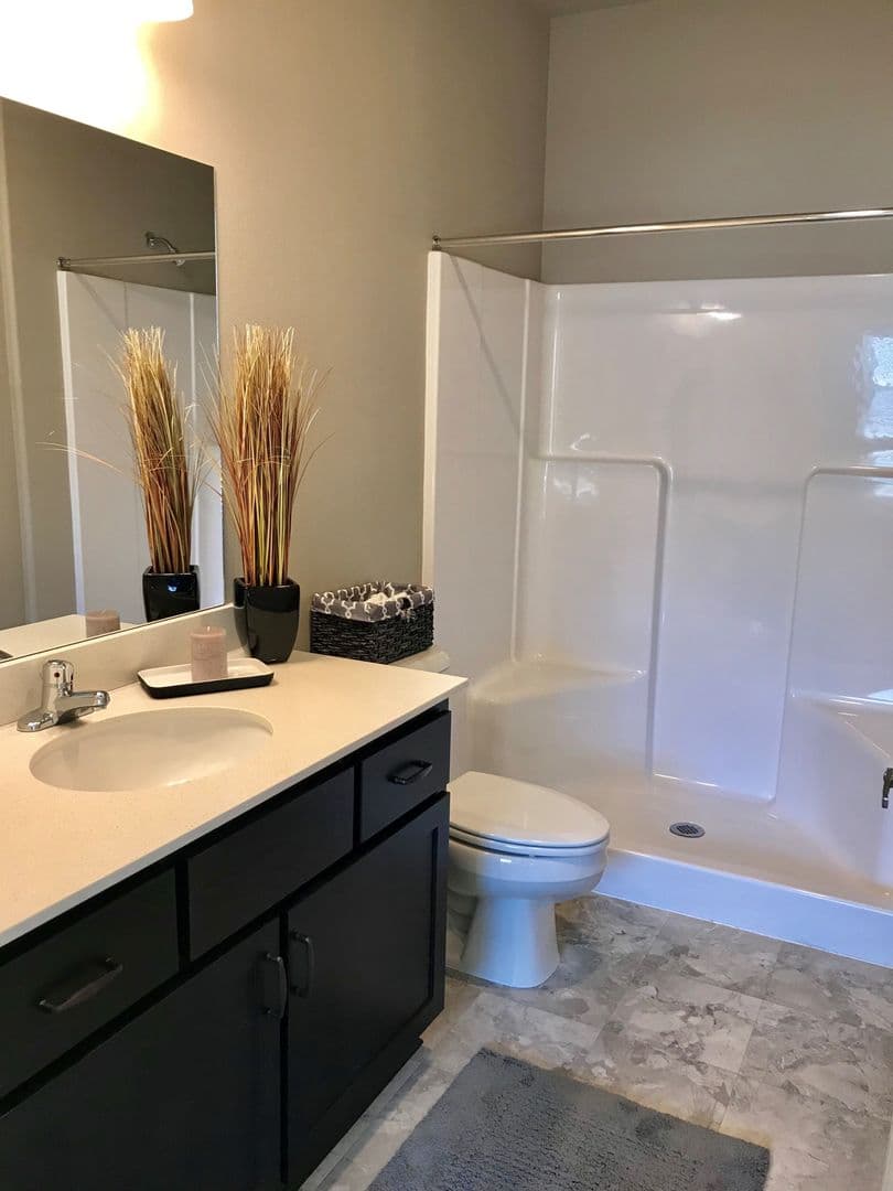 Redmond Apartment: 3570 SW Metolius Ave