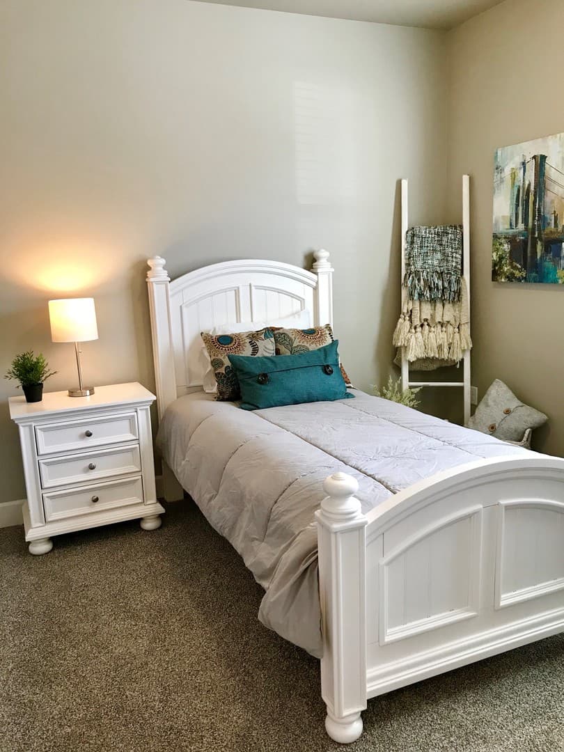 Redmond Apartment: 3570 SW Metolius Ave