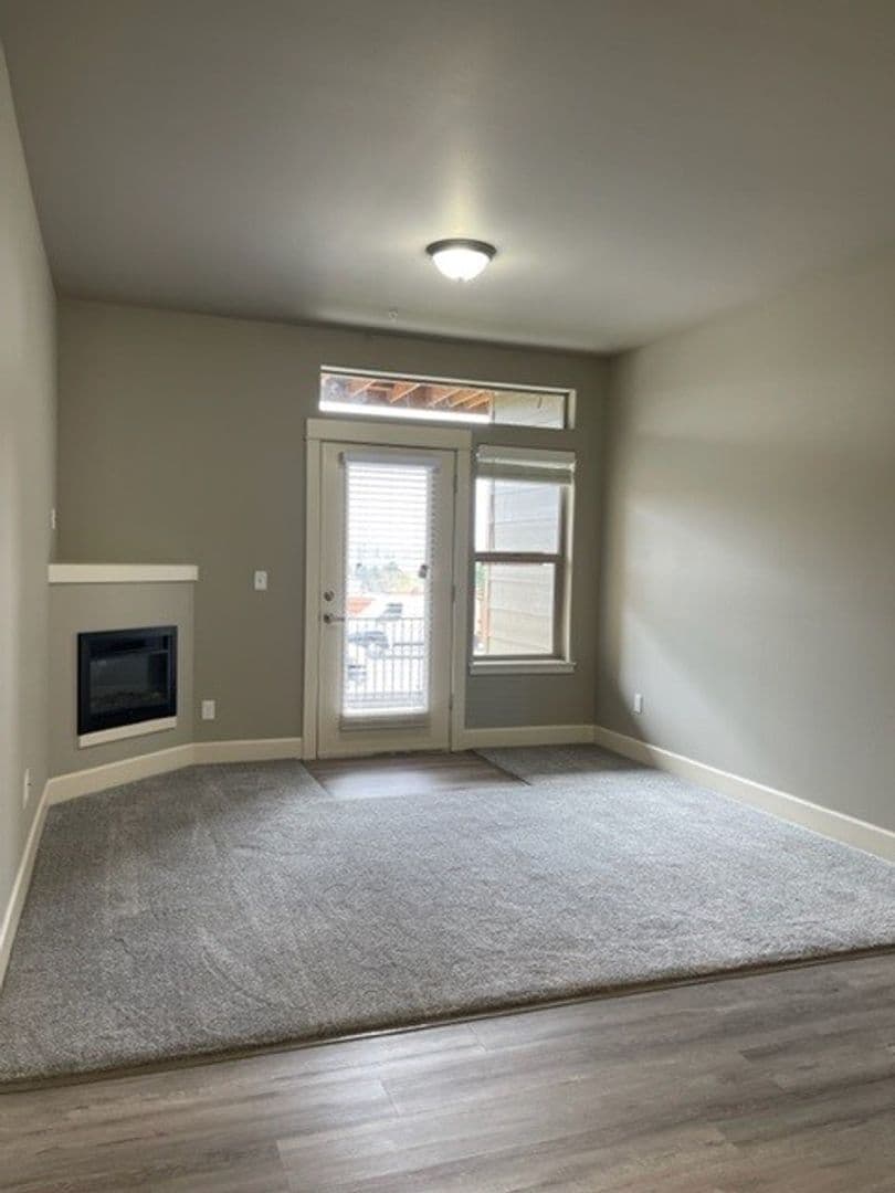 Gresham Apartment: 2027 W. Powell Blvd