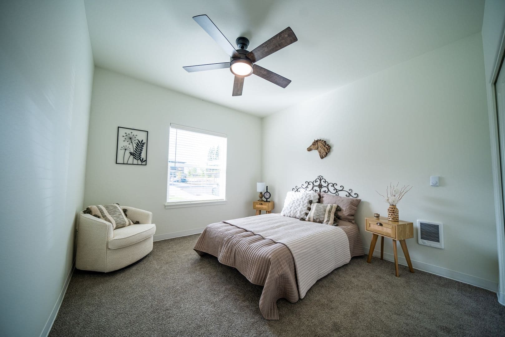 Salem Apartment: 4704 Center Street NE