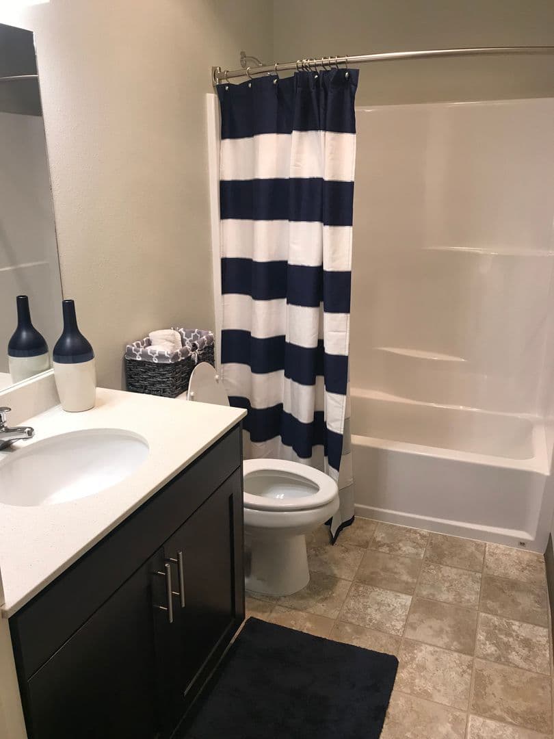 Salem Apartment: 5715 Red Leaf Dr S.