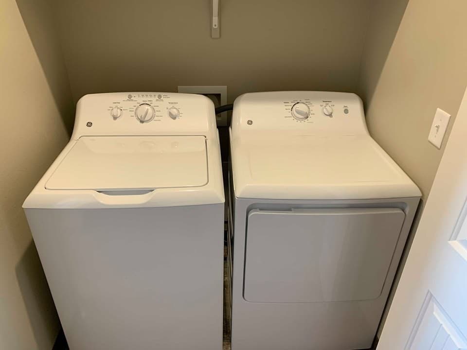 Redmond Apartment: 3570 SW Metolius Ave