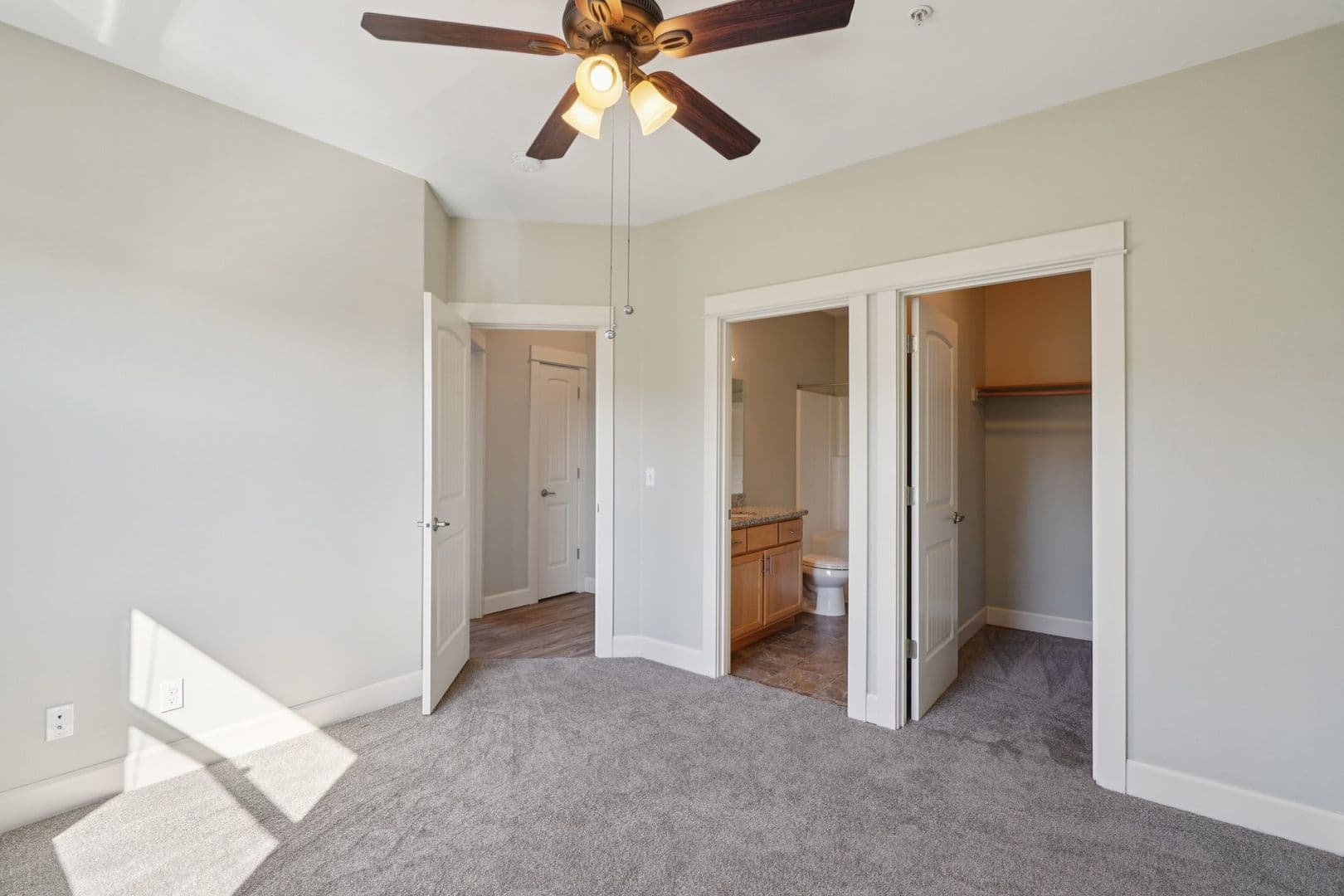 Salem Apartment: 1962 Wallace Rd NW