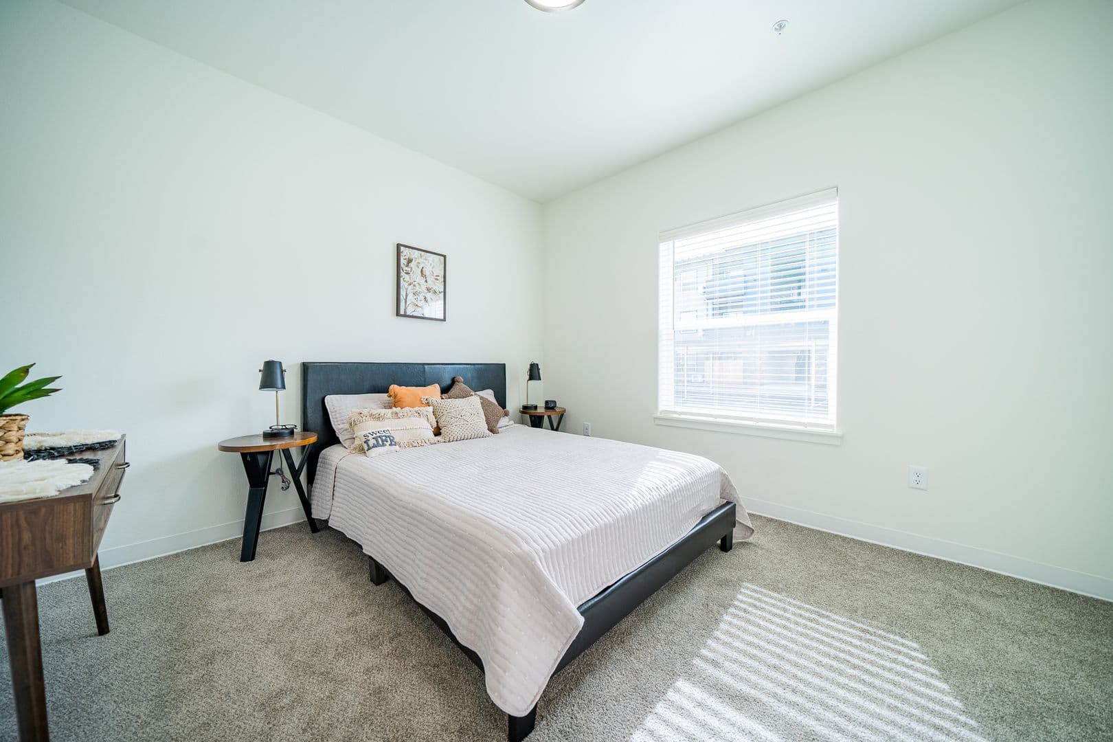 Salem Apartment: 4704 Center Street NE