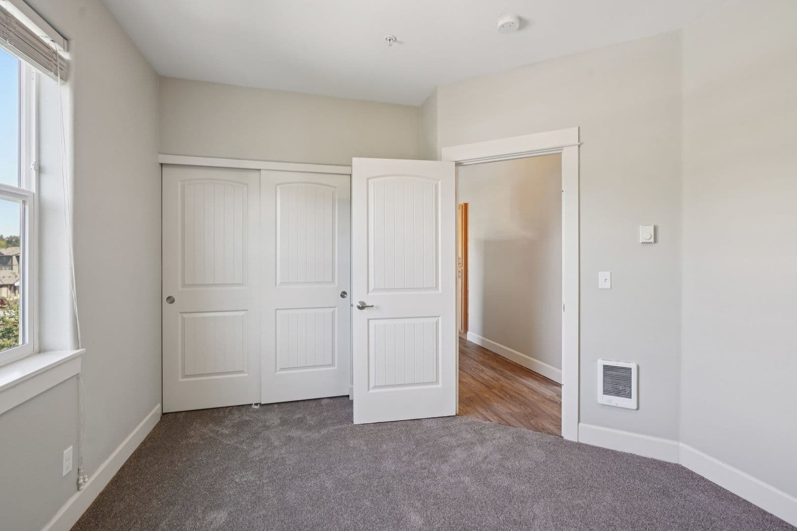 Salem Apartment: 1962 Wallace Rd NW