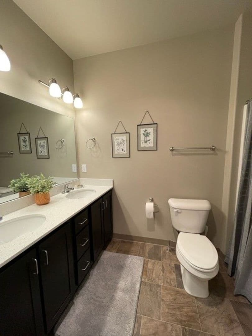 Bend Apartment: 20174 Reed Lane