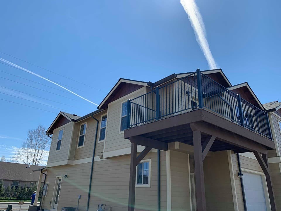 Redmond Apartment: 3570 SW Metolius Ave