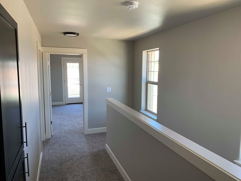 Redmond Apartment: 3570 SW Metolius Ave