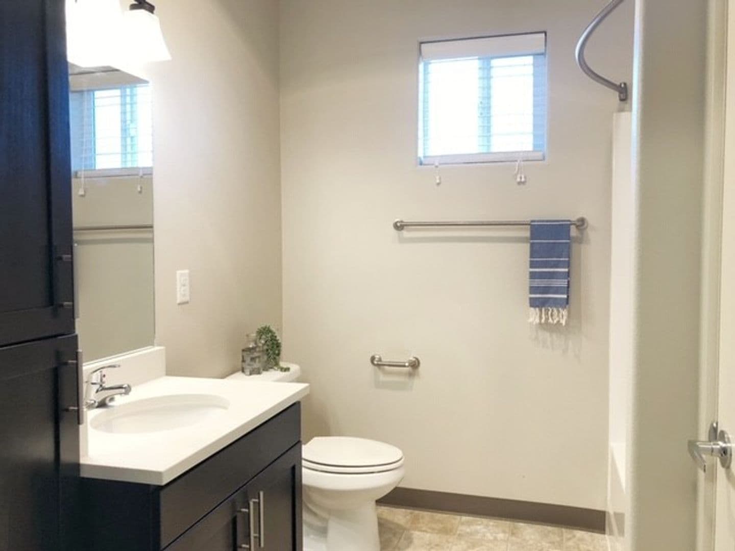 Salem Apartment: 5715 Red Leaf Dr S.