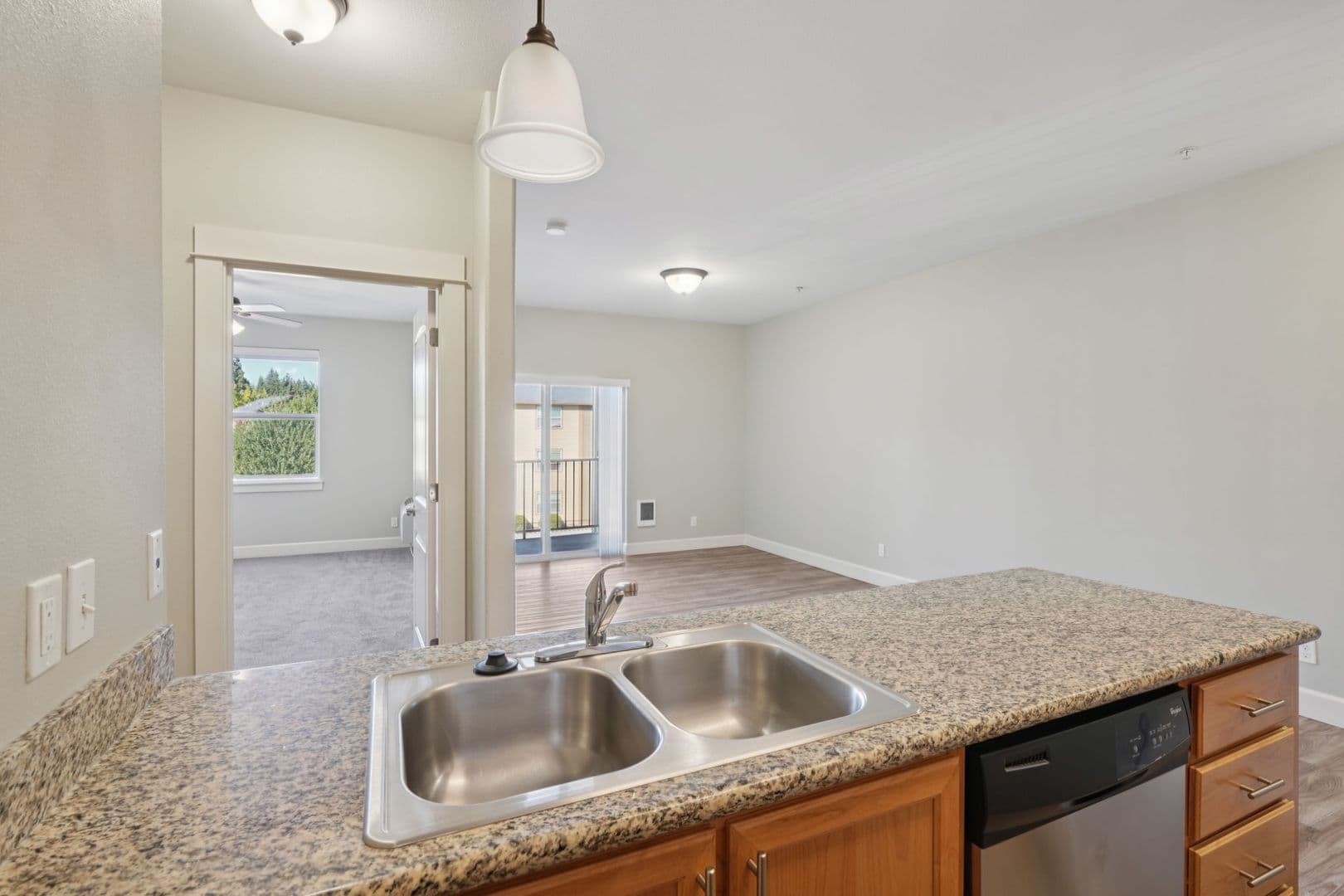 Salem Apartment: 1962 Wallace Rd NW