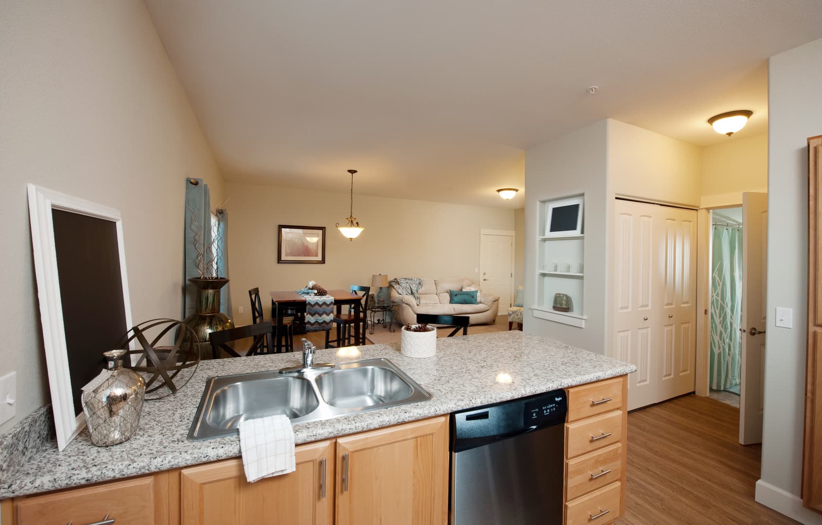 Albany Apartment: 1605 Oak St SE