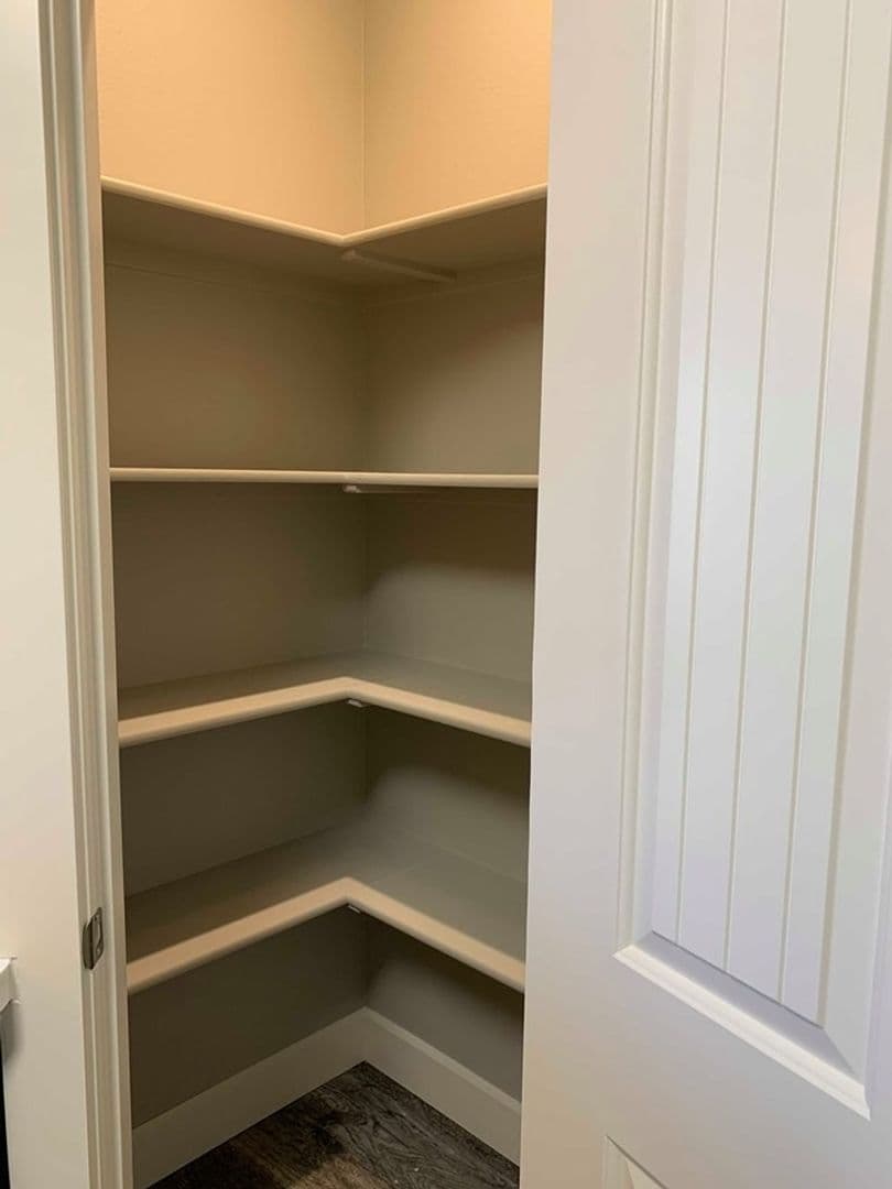 Redmond Apartment: 3570 SW Metolius Ave