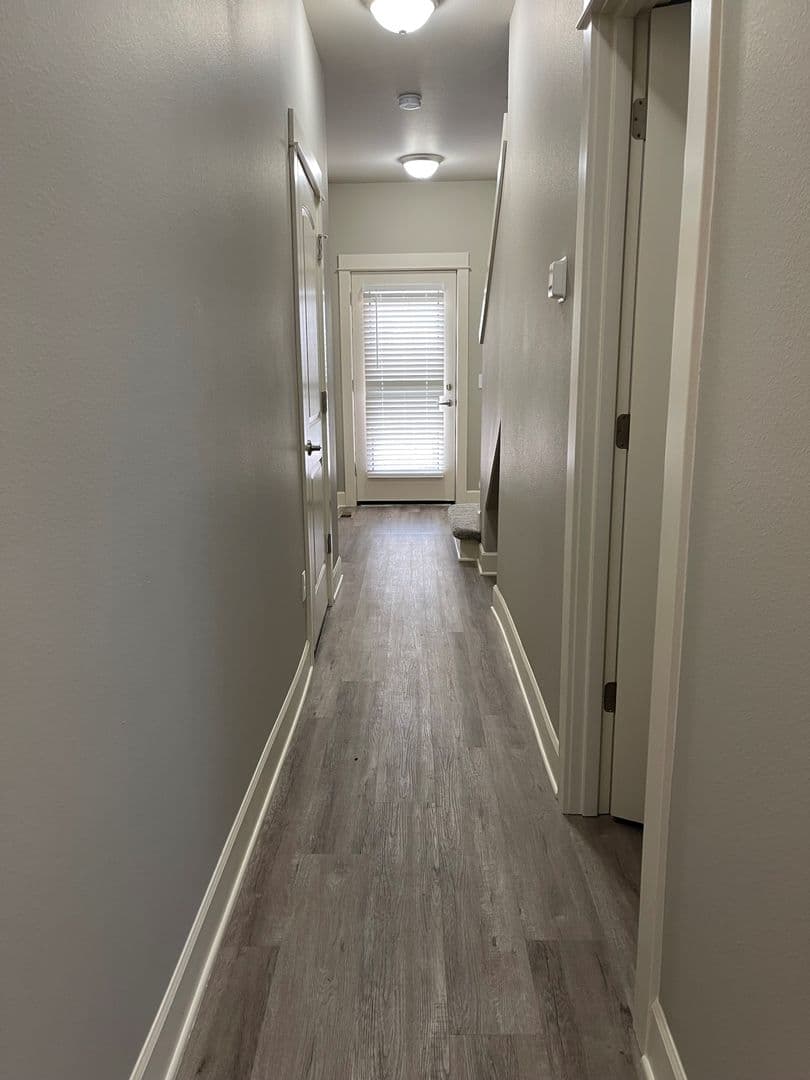 Gresham Apartment: 2027 W. Powell Blvd