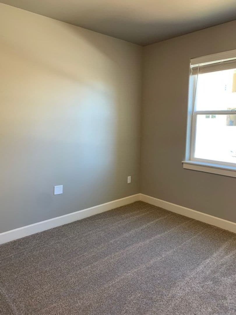 Redmond Apartment: 3570 SW Metolius