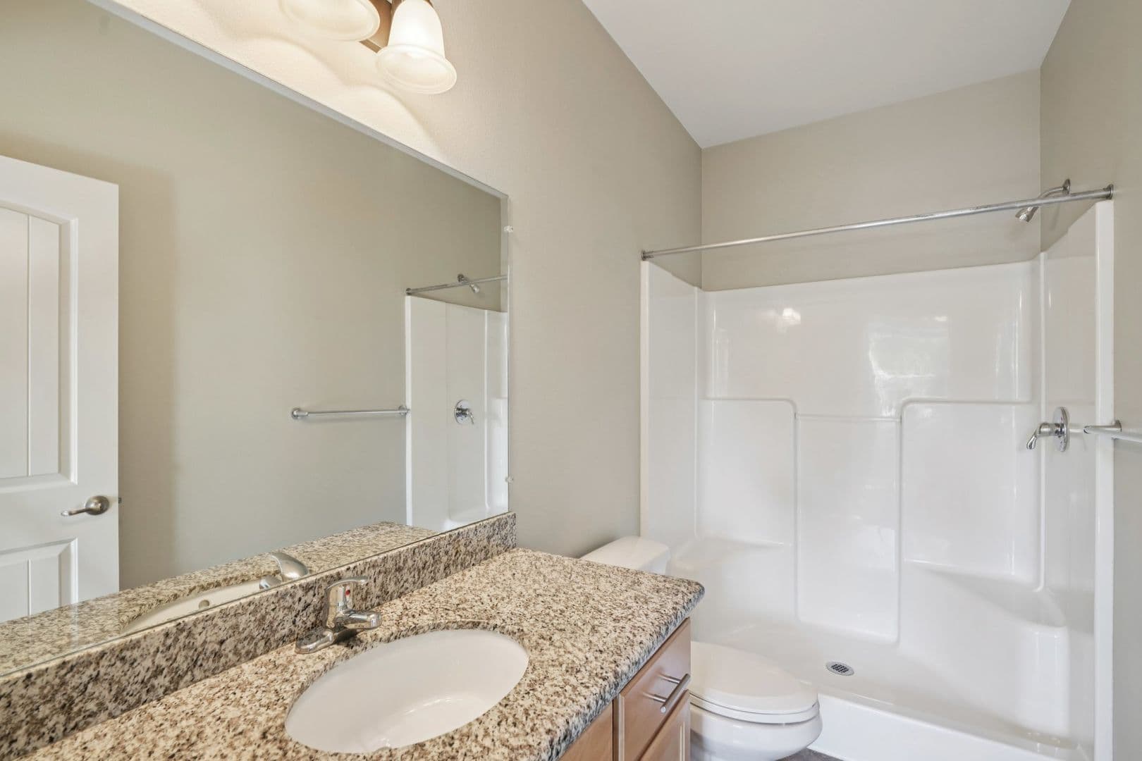 Salem Apartment: 1962 Wallace Rd NW