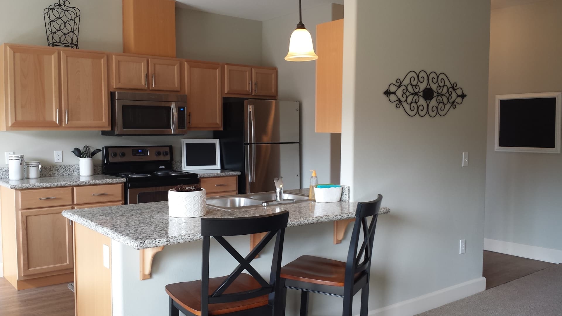 Albany Apartment: 1605 Oak St SE