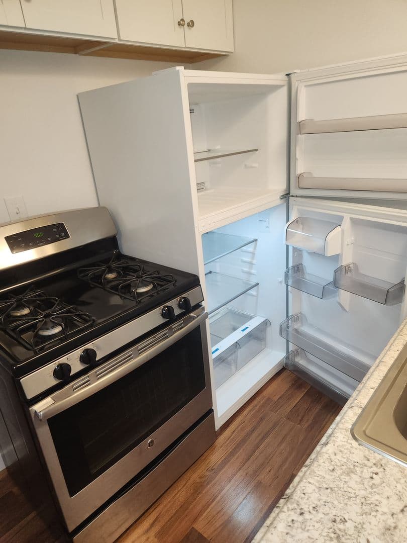 Lakewood Apartment: 8913 Forest Road SW