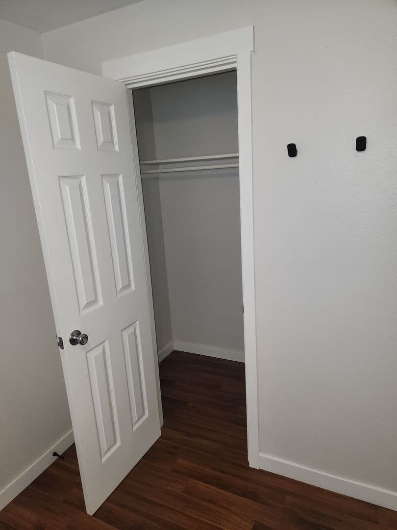 Lakewood Apartment: 8913 Forest Road SW