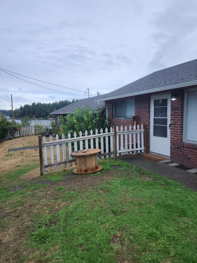 Lakewood Apartment: 8913 Forest Road SW