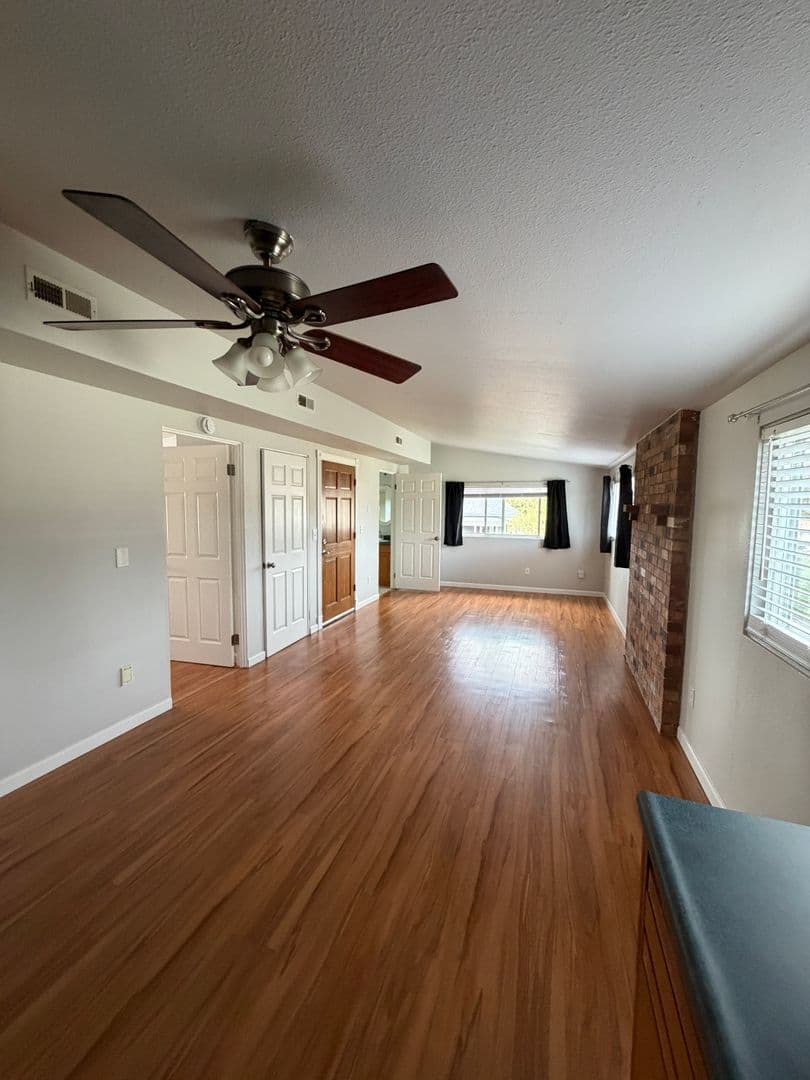 Puyallup House: 1018 W Main
