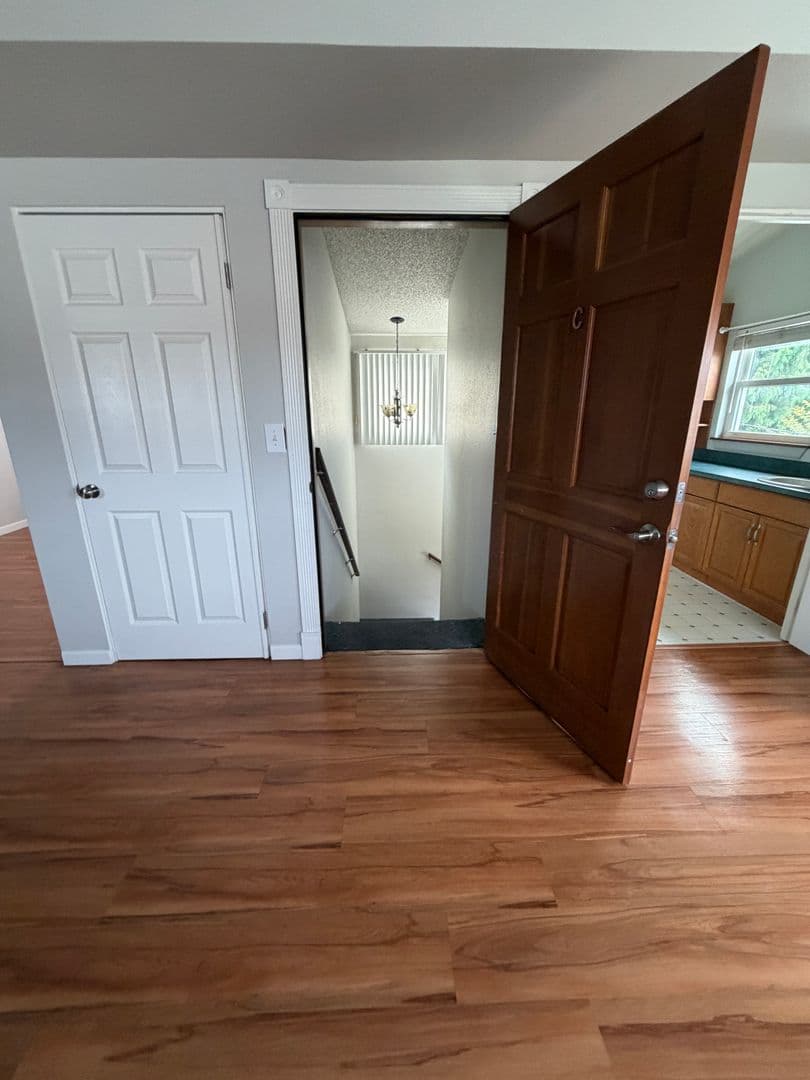 Puyallup House: 1018 W Main