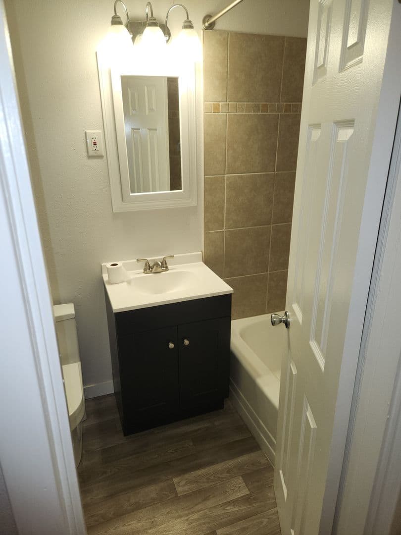 Lakewood Apartment: 8913 Forest Road SW