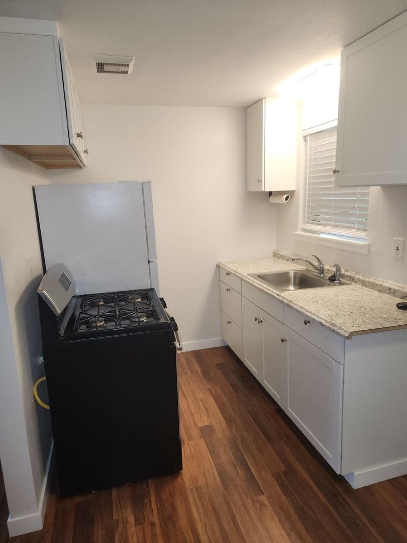 Lakewood Apartment: 8913 Forest Road SW
