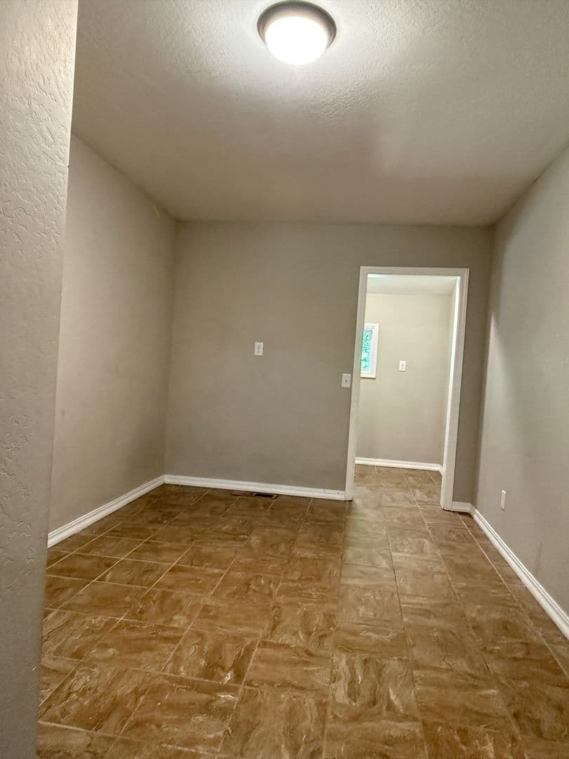 Rogue River Apartment: 454 Rogue River Hwy