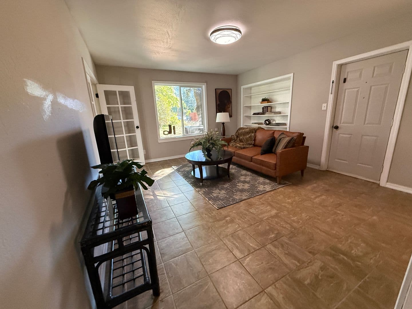 Rogue River Apartment: 454 Rogue River Hwy