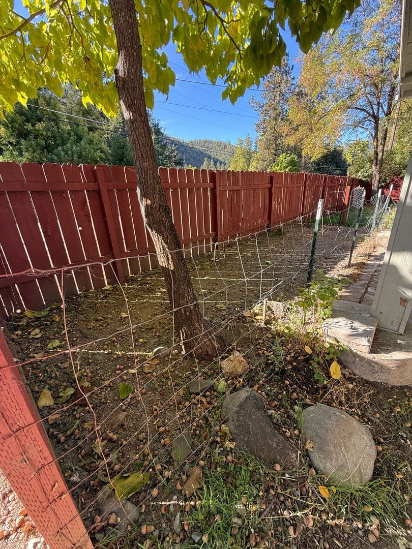 Rogue River Apartment: 454 Rogue River Hwy