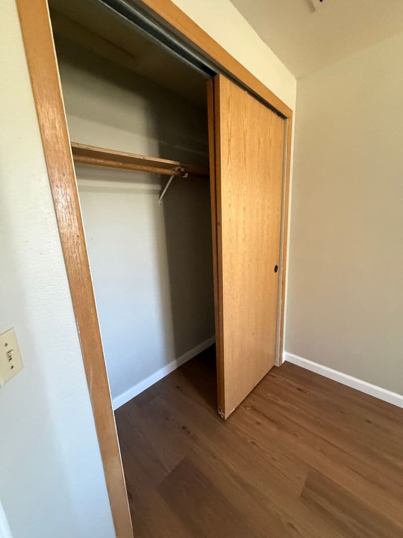 Medford Apartment: 1140 - 1150 W. Eighth St