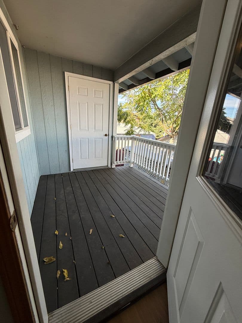 Medford Apartment: 1140 - 1150 W. Eighth St