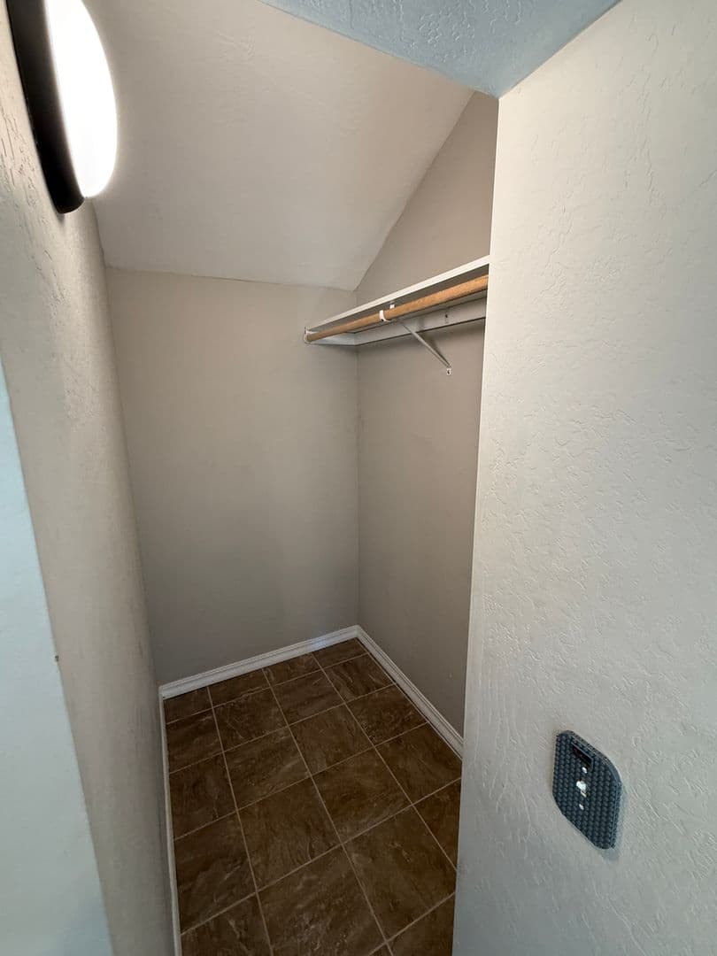 Rogue River Apartment: 454 Rogue River Hwy