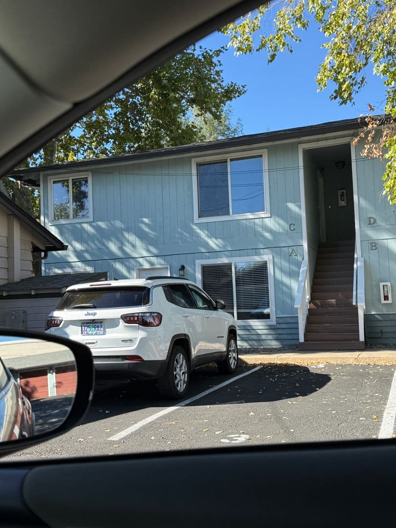 Medford Apartment: 1140 - 1150 W. Eighth St