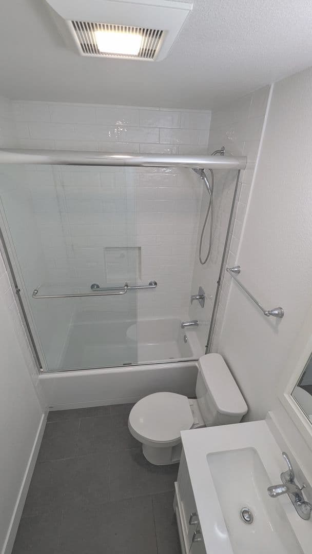 San Diego House: 10809 Escobar Dr