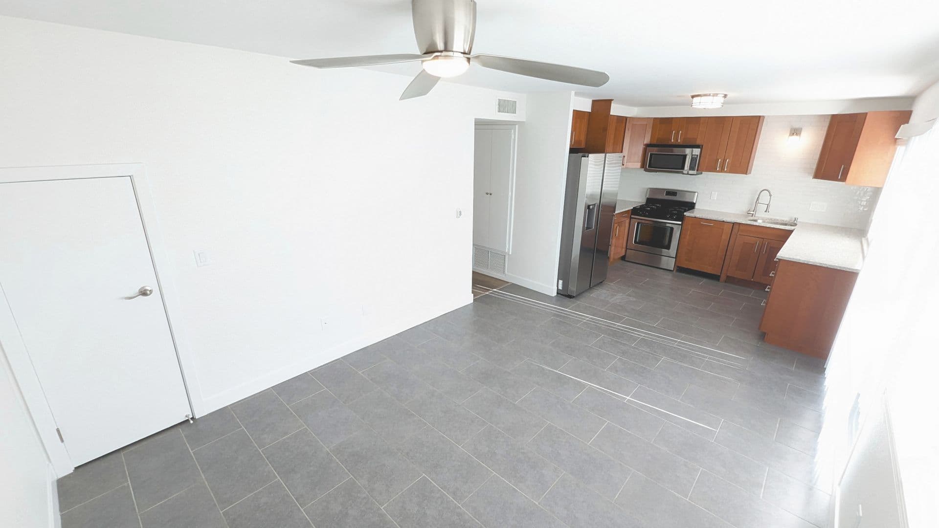 San Diego House: 10809 Escobar Dr