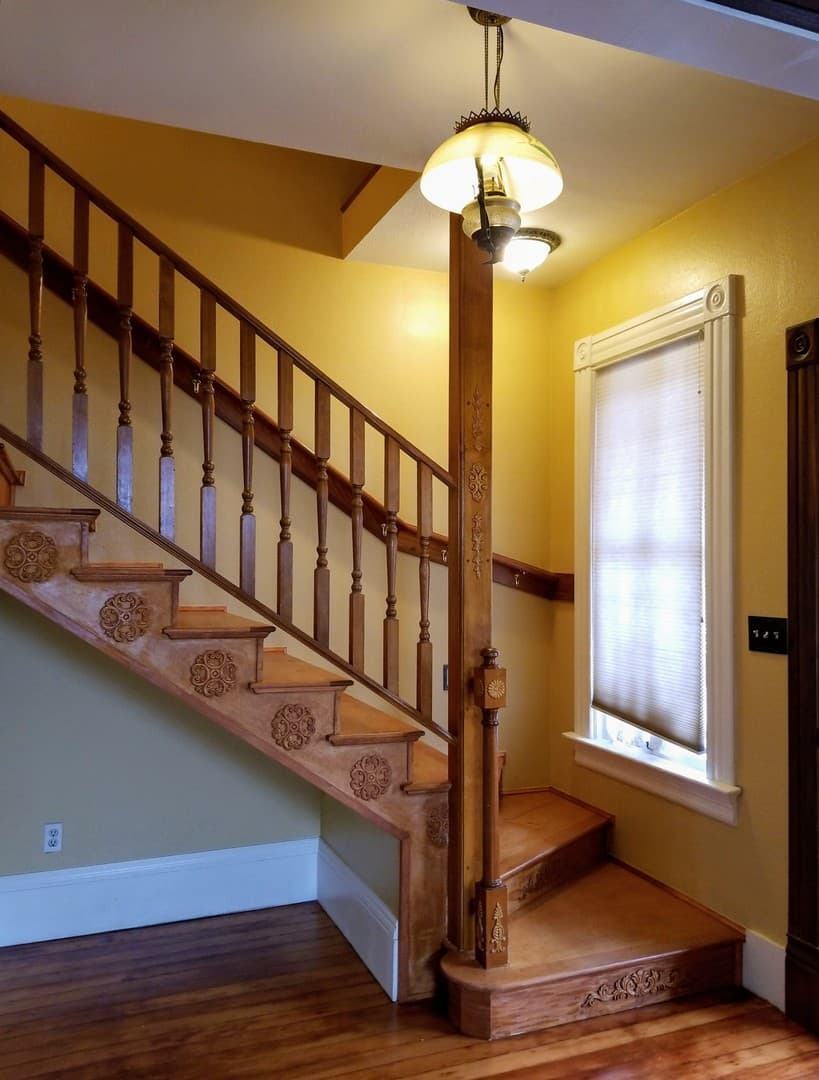 San Diego House: 1632 State St