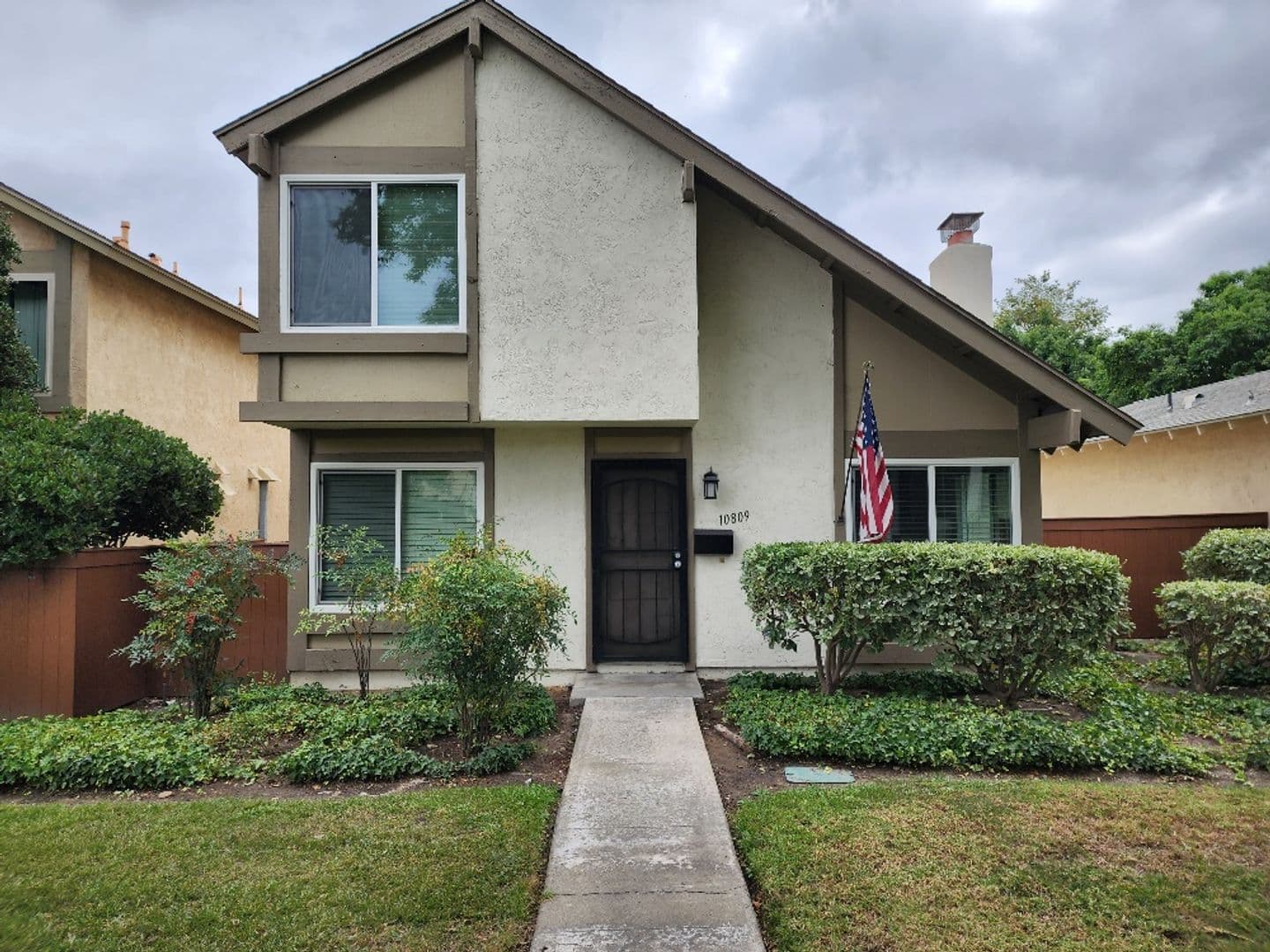 San Diego House: 10809 Escobar Dr