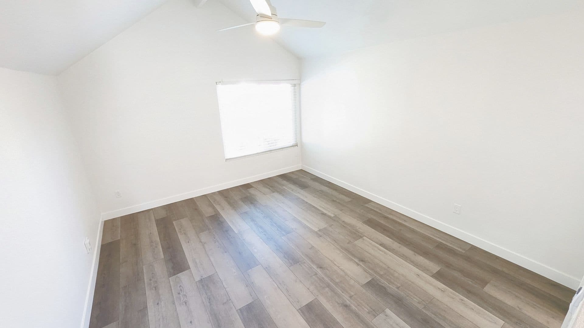 San Diego House: 10809 Escobar Dr