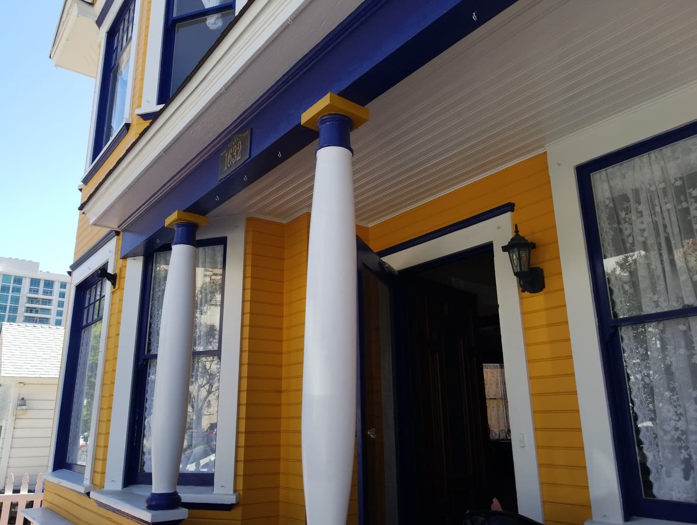 San Diego House: 1632 State St
