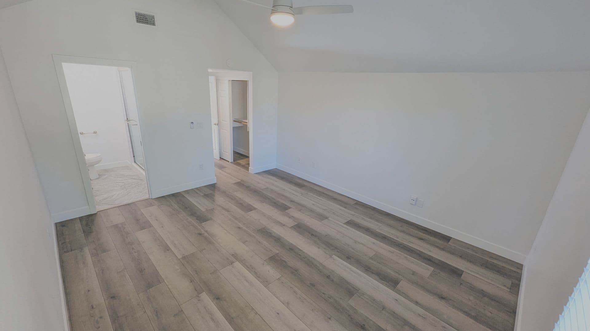 San Diego House: 10809 Escobar Dr