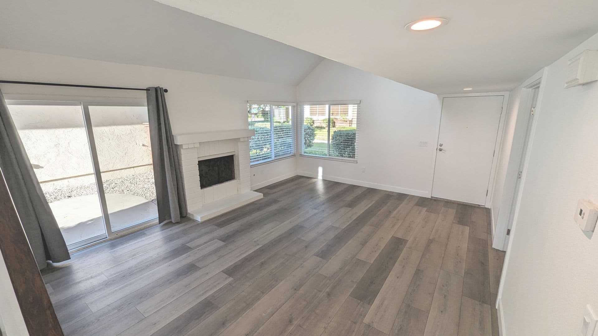 San Diego House: 10809 Escobar Dr