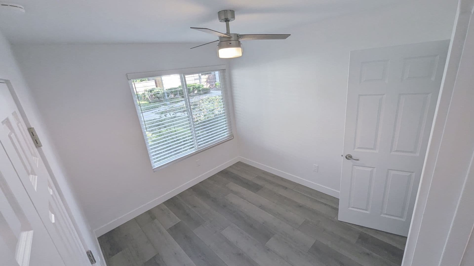 San Diego House: 10809 Escobar Dr