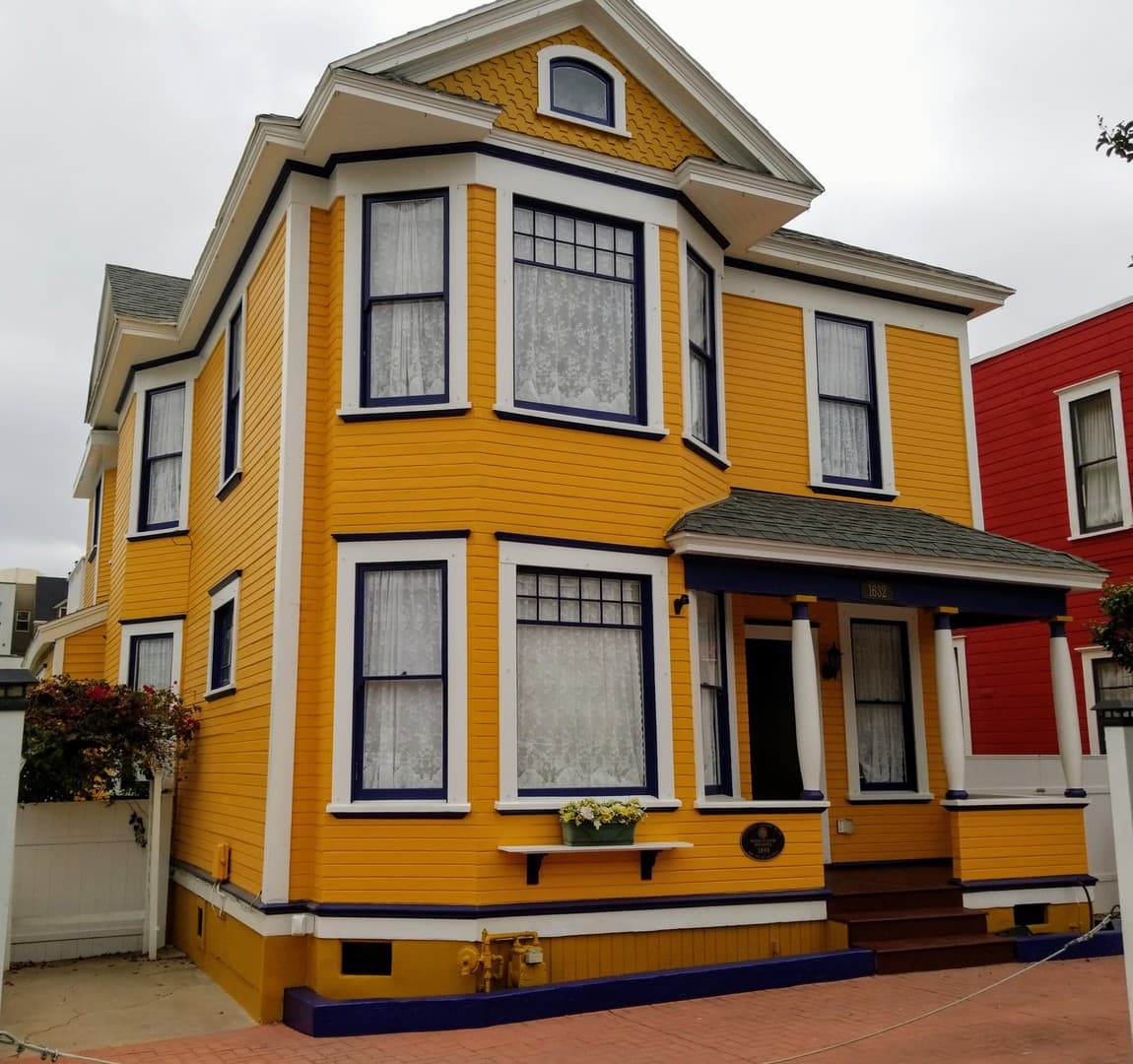 San Diego House: 1632 State St